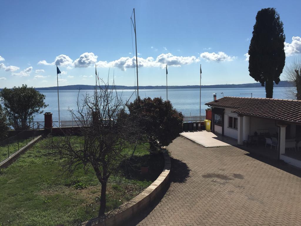 Verde Blu Lakefront Boutique Holiday Apartments Trevignano Romano Exterior foto