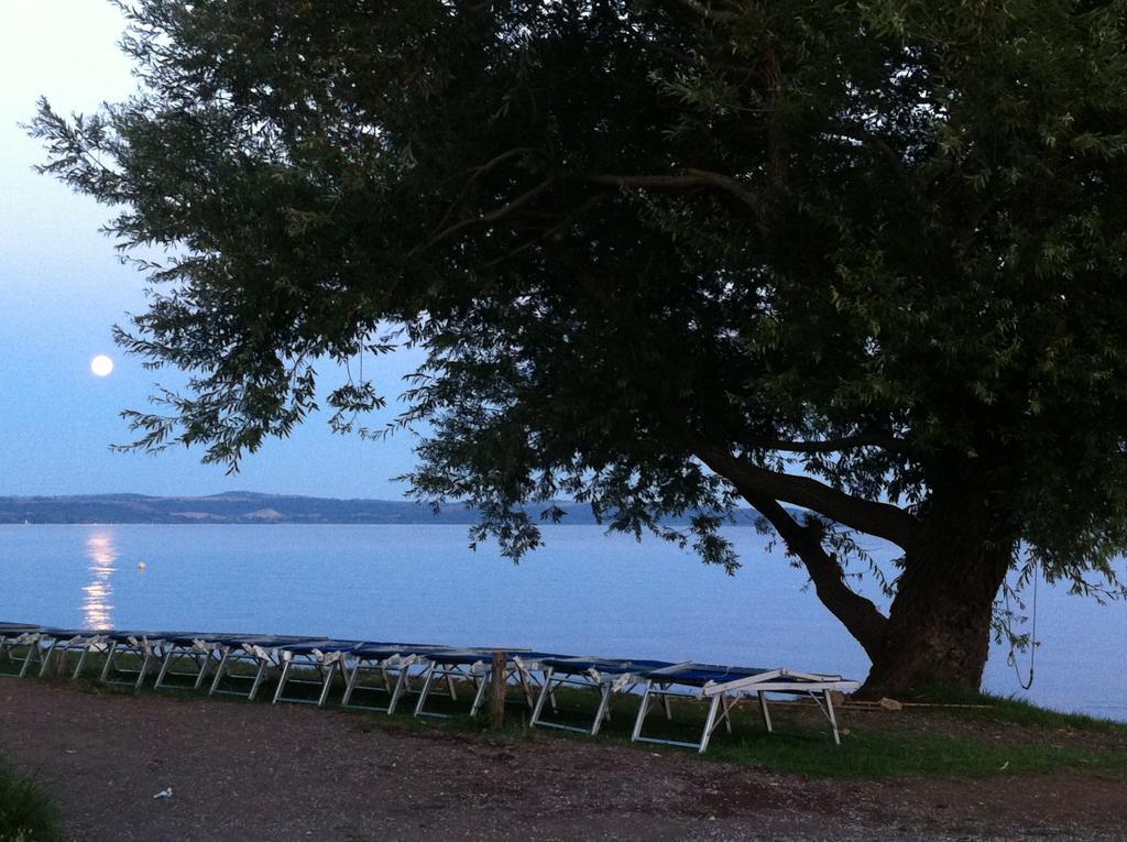 Verde Blu Lakefront Boutique Holiday Apartments Trevignano Romano Exterior foto