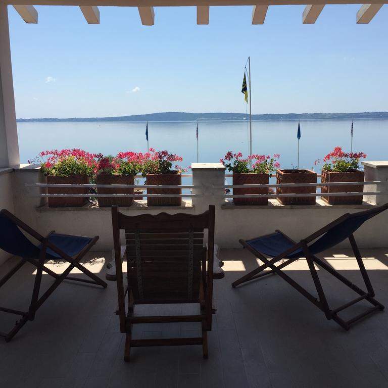 Verde Blu Lakefront Boutique Holiday Apartments Trevignano Romano Zimmer foto